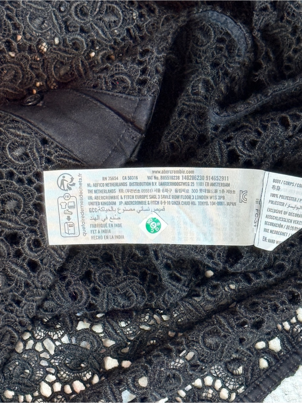 NWT Abercrombie & Fitch Black Crochet Lace Cropped Button-Down Shirt M MSRP $80 - Picture 8 of 8